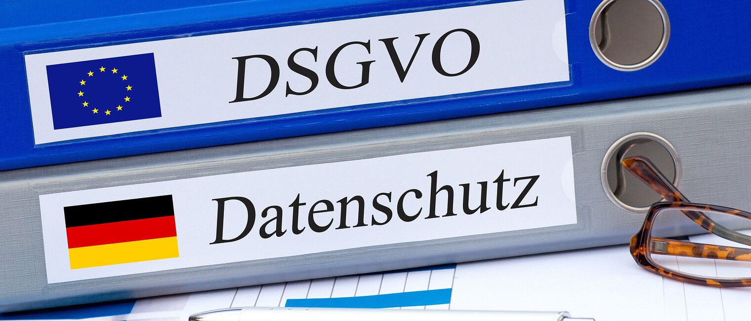 DSGVO Datenschutz Datenschutzgrundverordnung Datenschutz-Grundverordnung Ordner im Büro