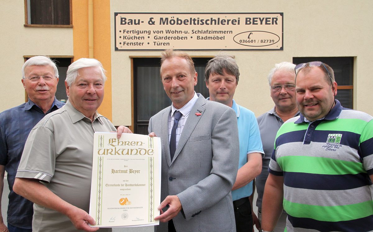 Ehrenurkunde für Hartmut Beyer