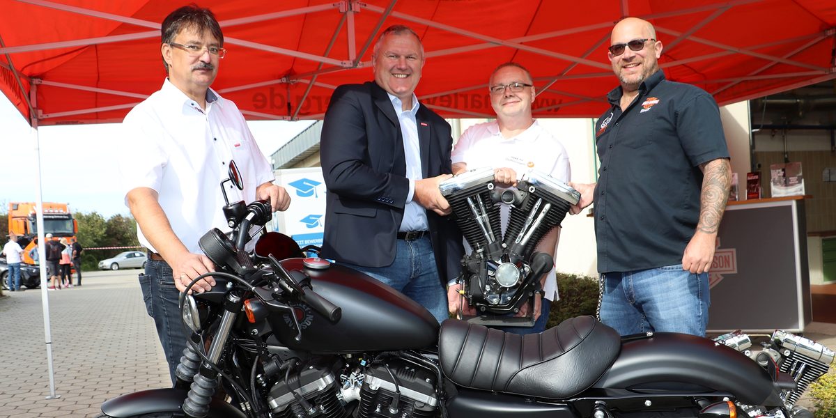 Motorenübergabe Harley Davidson