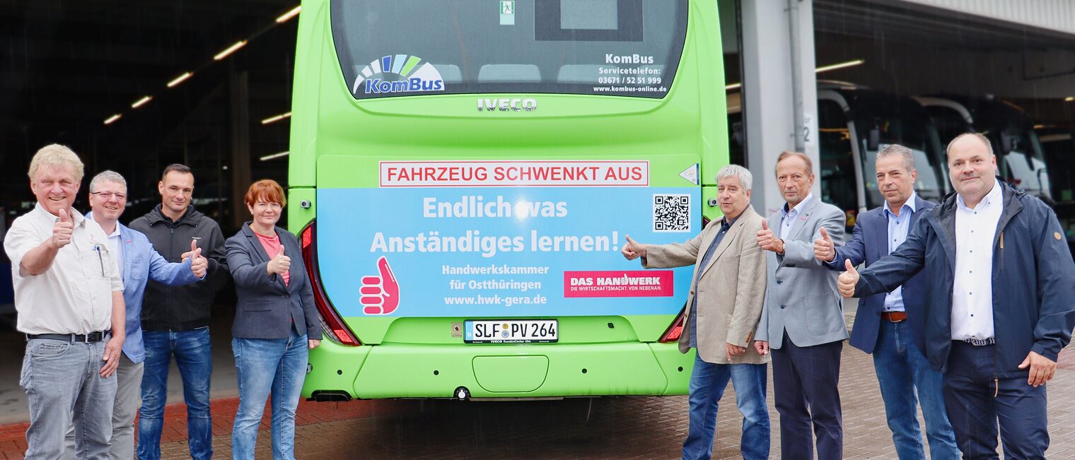 Busübergabe in Saalfeld 2021