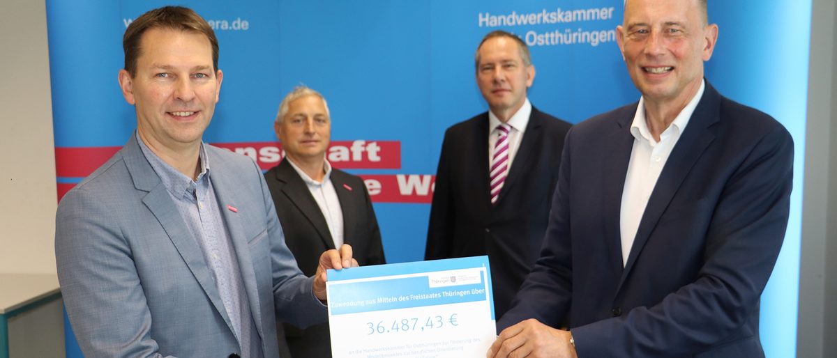 Übergabe Förderbescheid Summer for Future