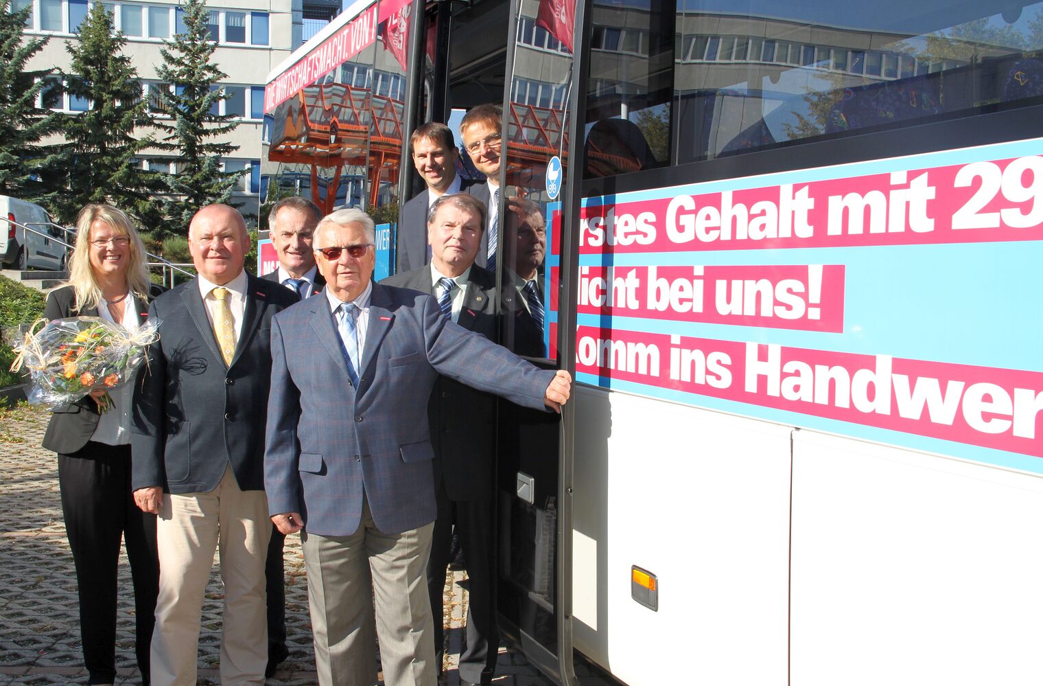 Busübergabe Imagekampagne 2016